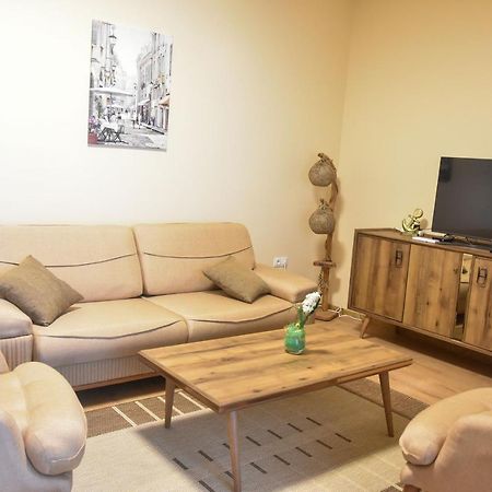 Trimaya Apartment - Comfort In The Top City Center Varna Extérieur photo