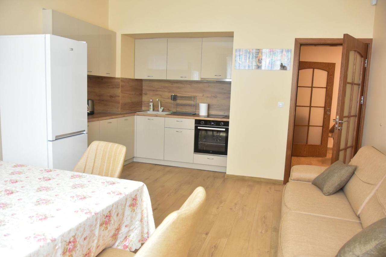 Trimaya Apartment - Comfort In The Top City Center Varna Extérieur photo