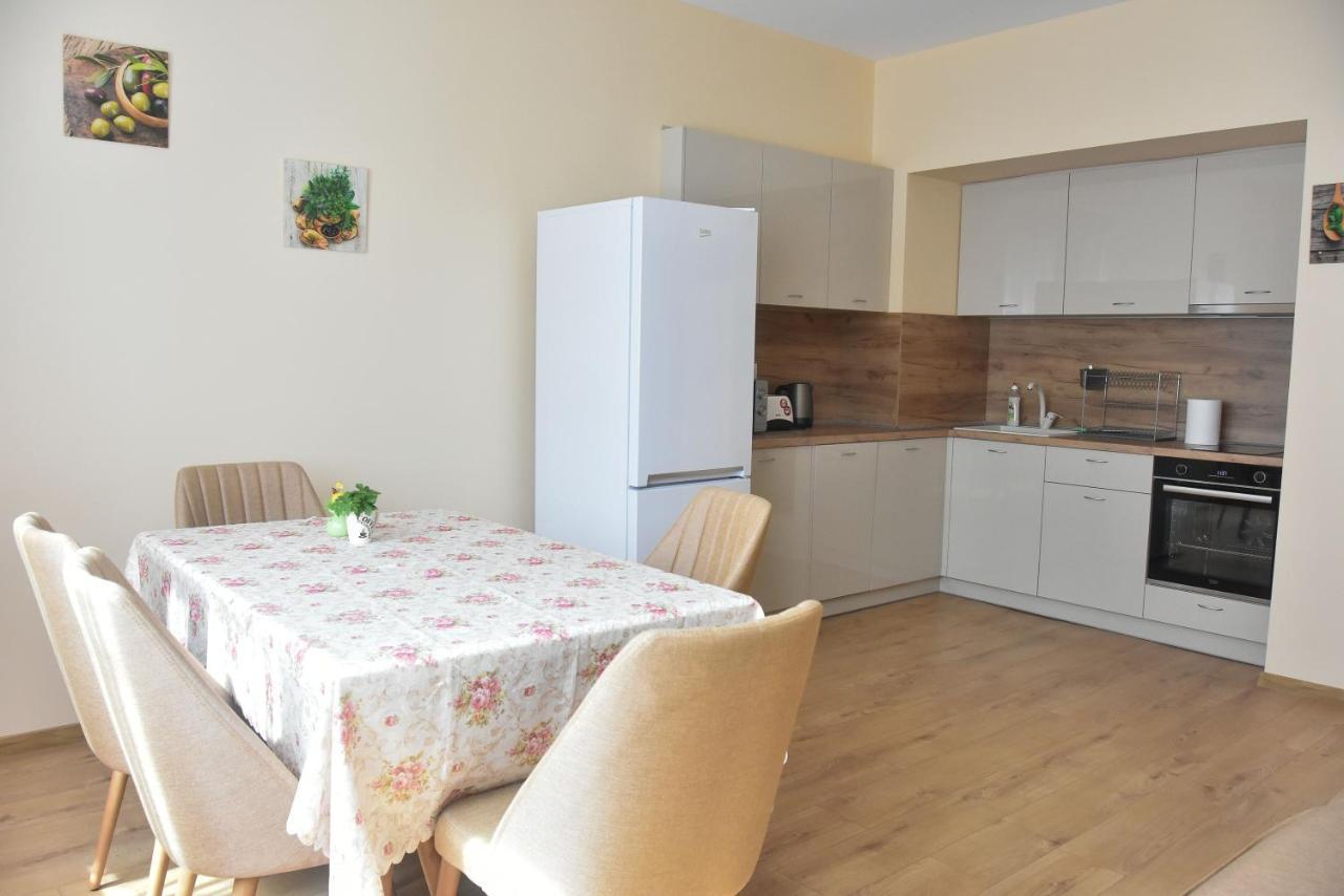 Trimaya Apartment - Comfort In The Top City Center Varna Extérieur photo