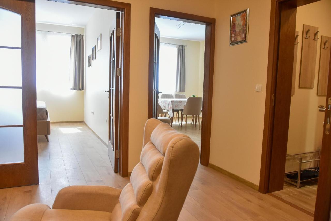 Trimaya Apartment - Comfort In The Top City Center Varna Extérieur photo