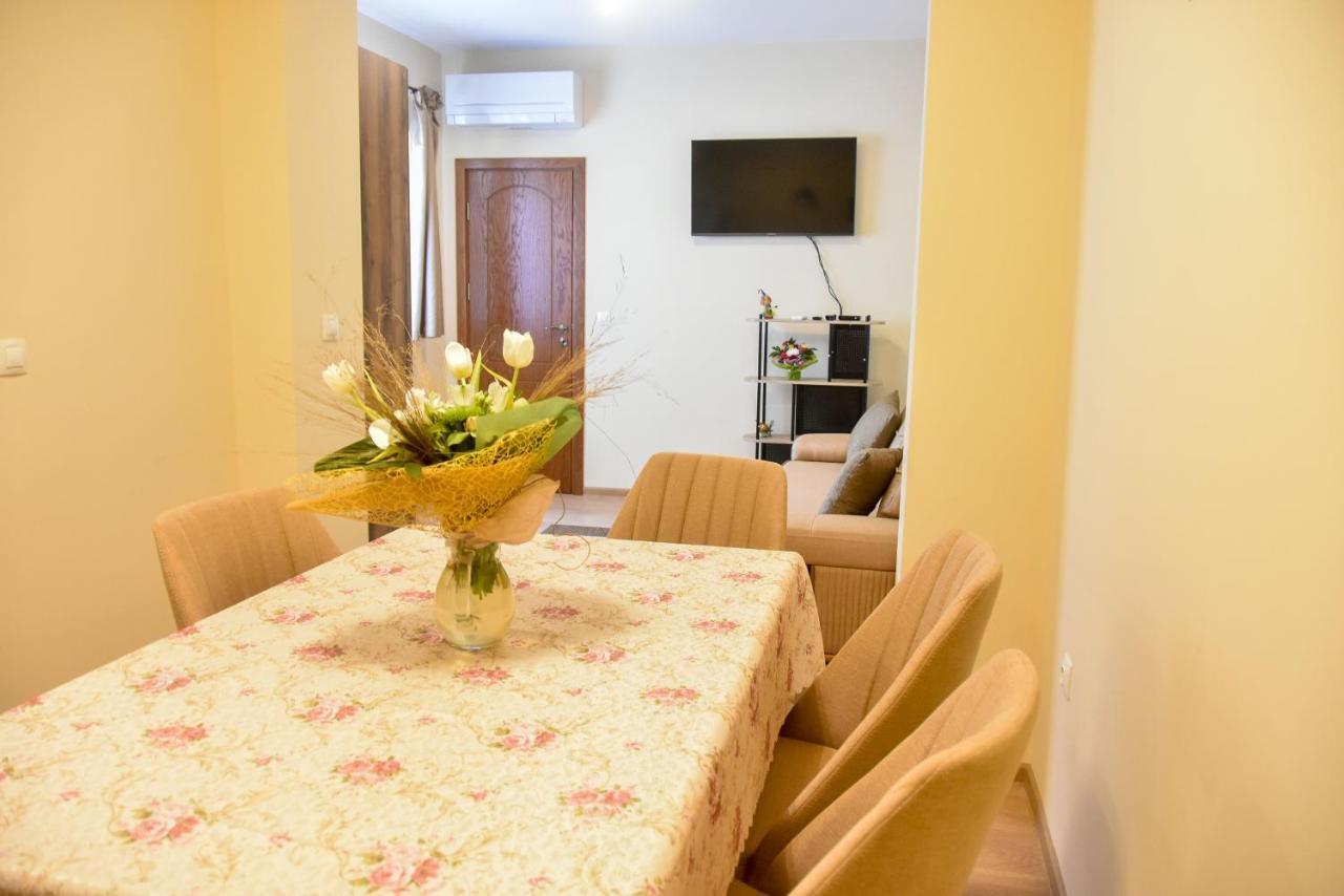 Trimaya Apartment - Comfort In The Top City Center Varna Extérieur photo